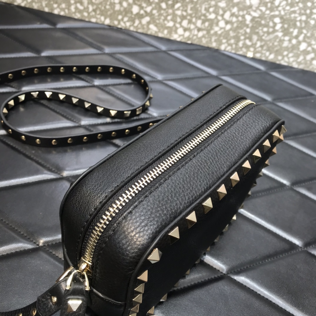 Valentino Garavani Rockstud Crossbody Camera Bag in Black Grainy Calfskin